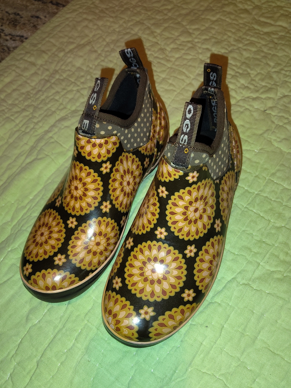 Bogs Women's Black and Yellow Floral Chelsea Rain Booties